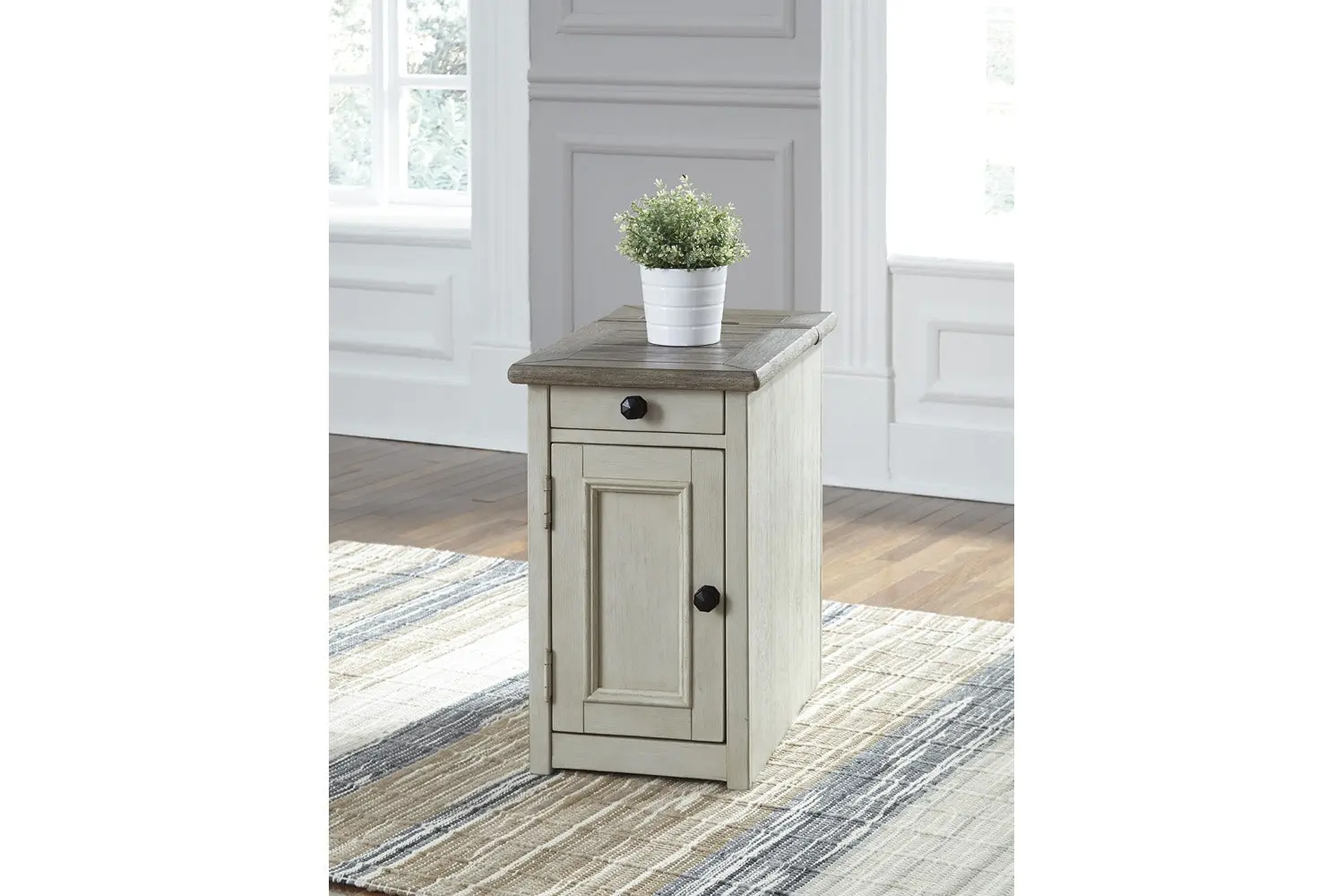 Bolanburg Chairside Table - Image 2