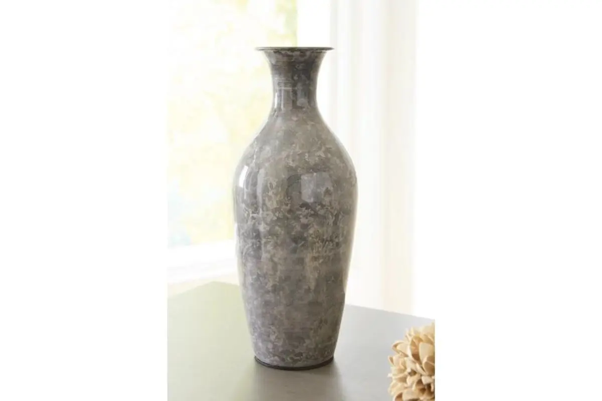 Brockwich Vase - Image 5