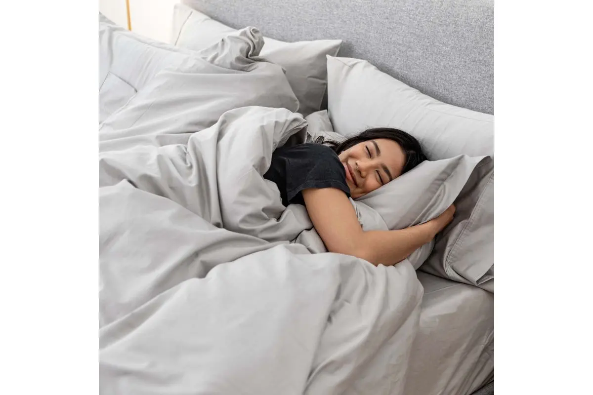 Cotton Sateen Coverlet - Image 18