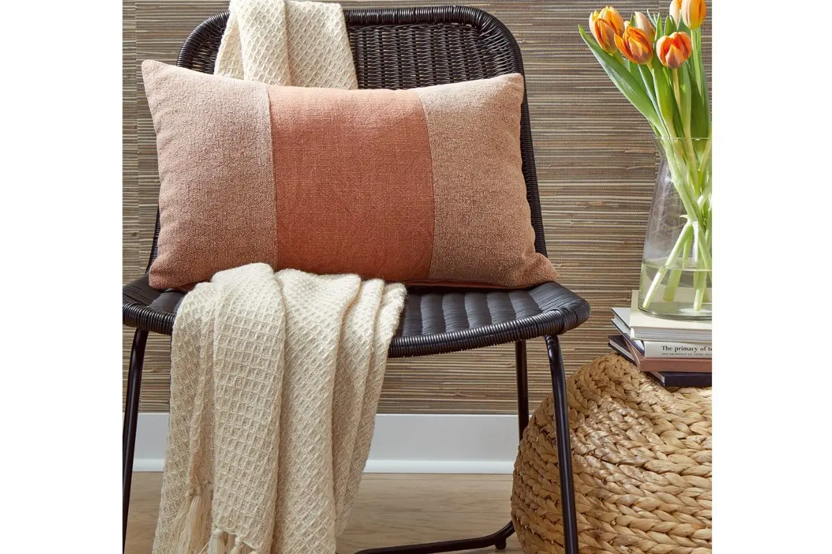 Dovinton Accent Pillow - Image 3