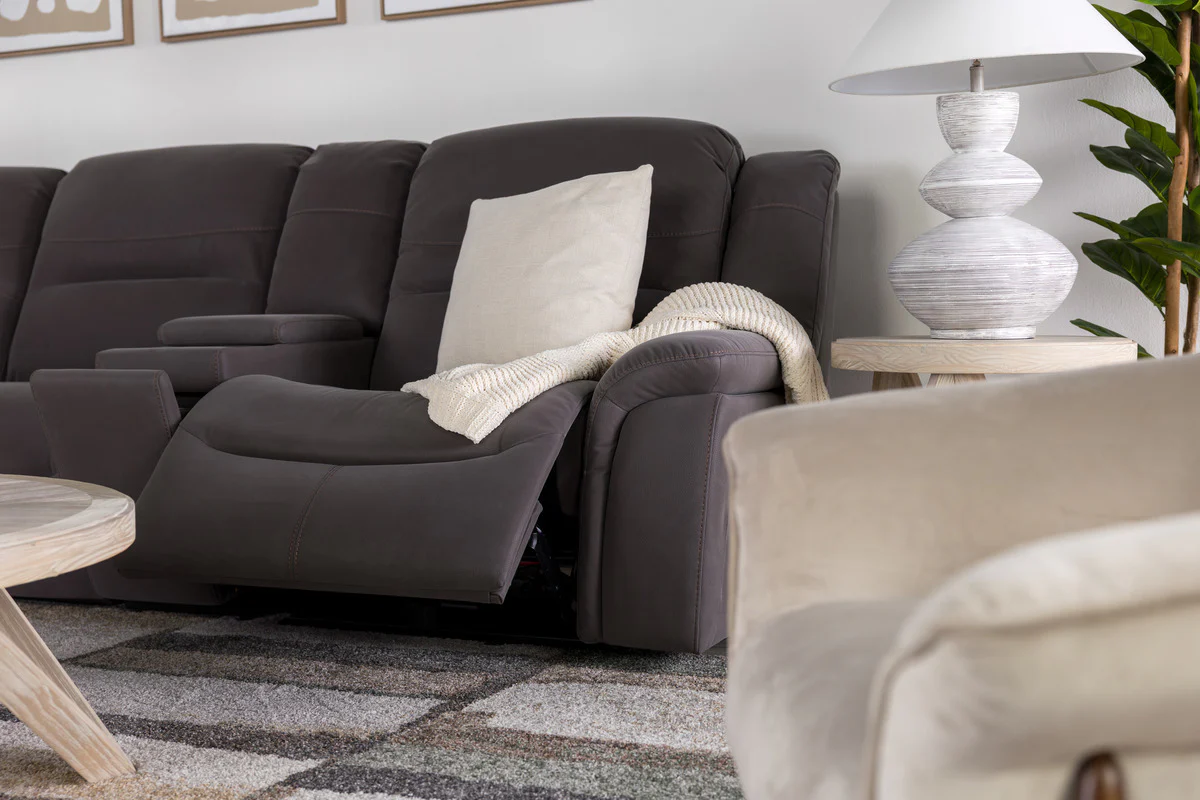 Jaxon 6 Piece 2 Power Sectional With 2 Power Armless Recliner - Image 16