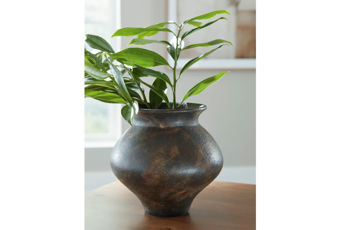 Laddlow Vase