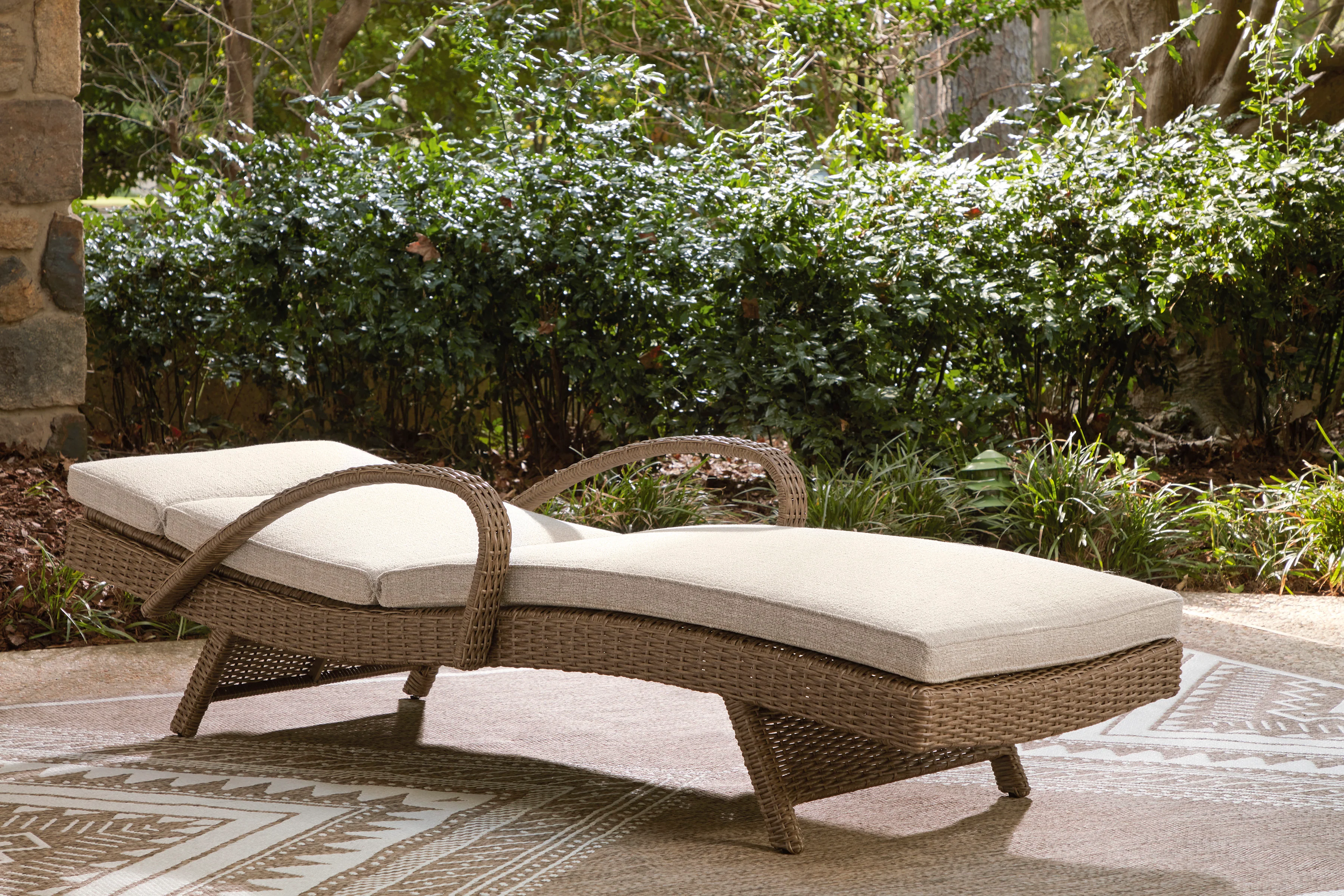 Laguna Heights Outdoor Lounge Chaise - Image 5