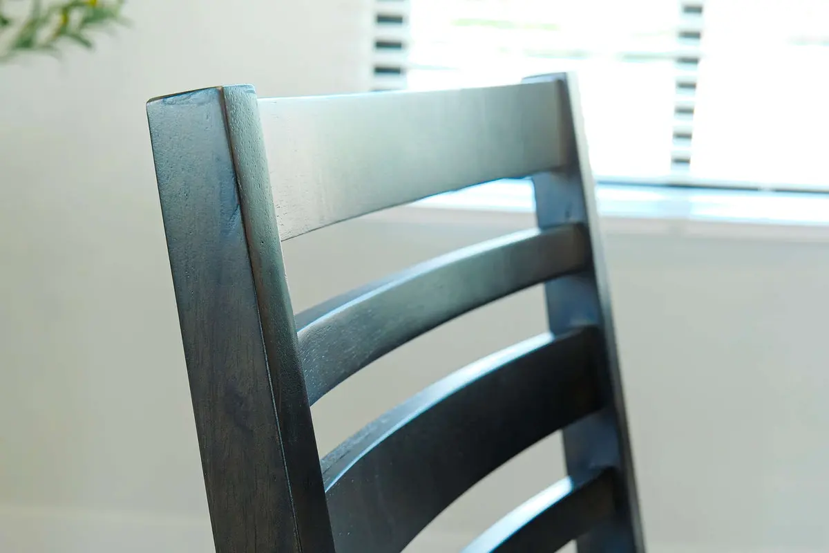Lincoln Dining Table & 4 Chairs - Image 4