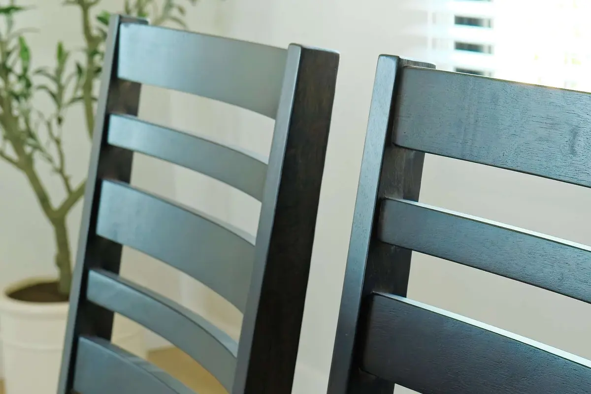 Lincoln Dining Table & 4 Chairs - Image 5