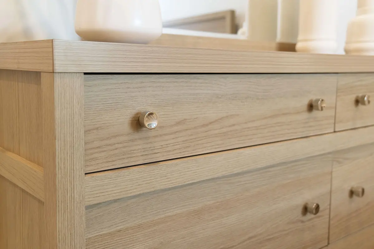 Merrifield Panel Bed & Dresser & Mirror & Nightstand - Image 43