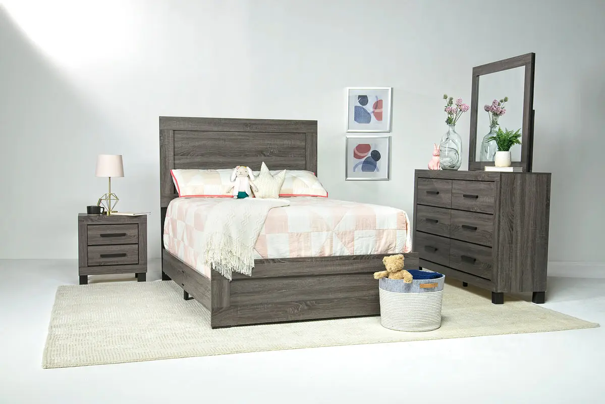 Naialyn Panel Bed - Image 5