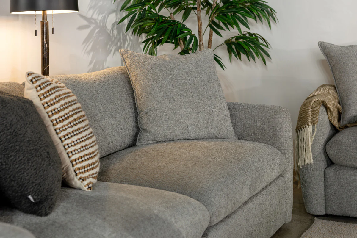 Nova Loveseat - Image 3