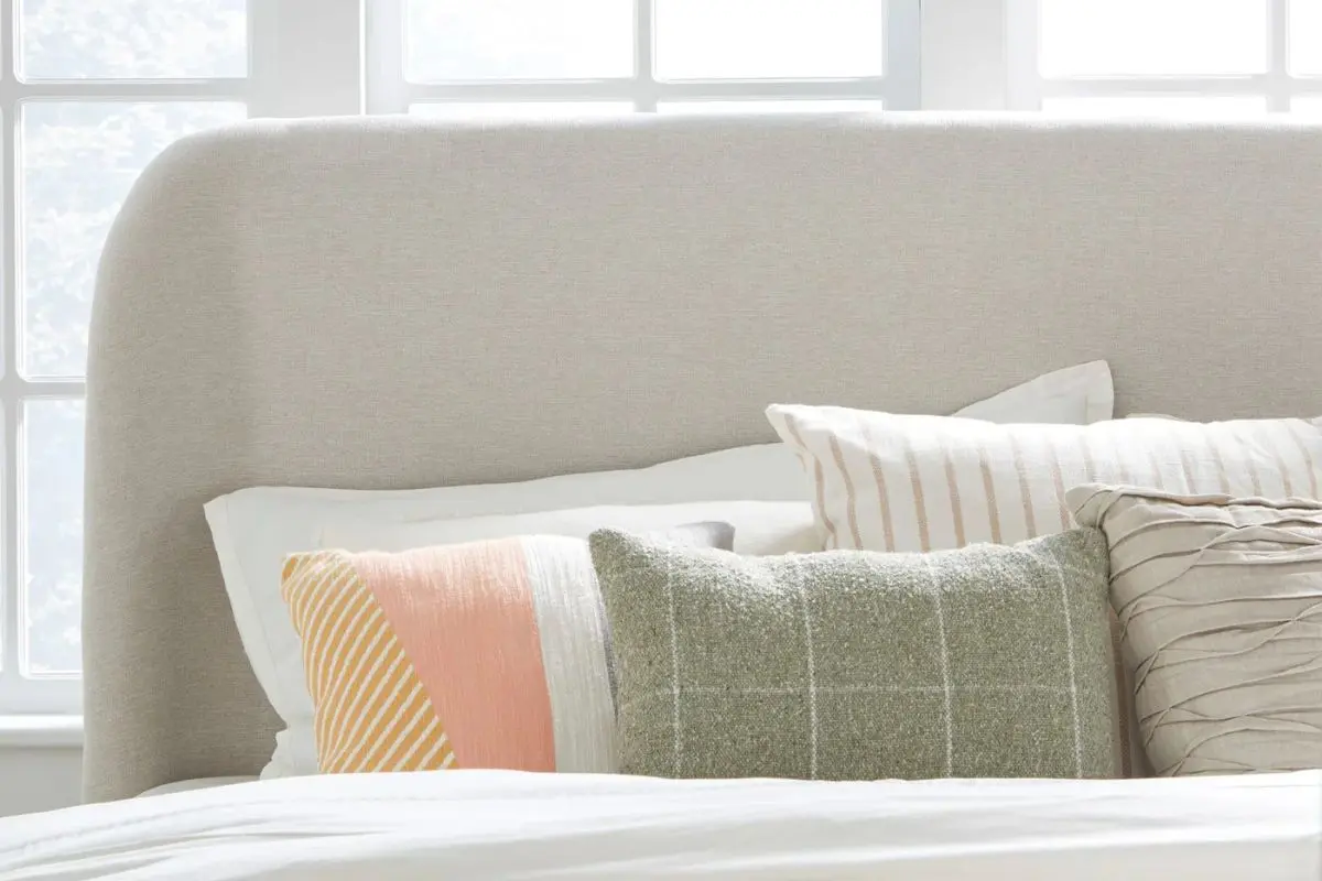 Penny Platform Bed - Image 21