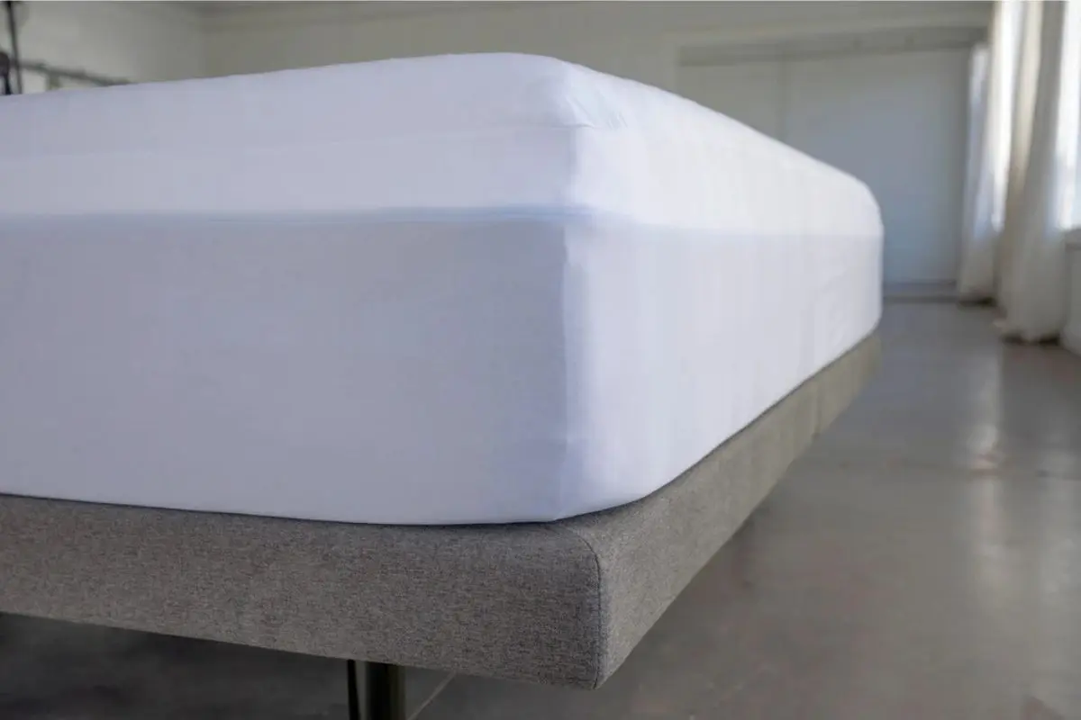 Poly Knit Mattress Protector - Image 7