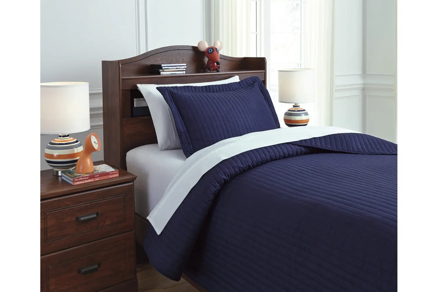Raleda Coverlet - Image 3