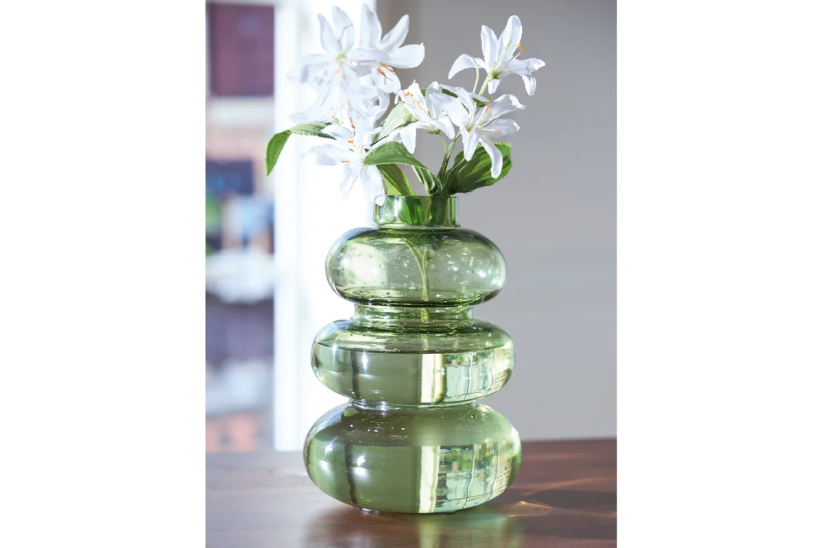 Renethorne Vase - Image 2