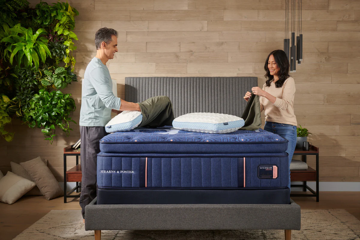 Stearns & Foster Lux Estate Pillow Top Mattress - Image 25