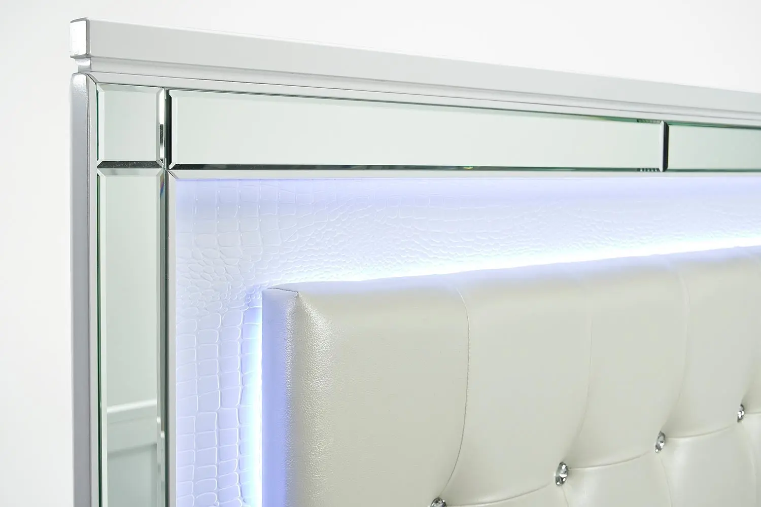 Valentino Panel Bed - Image 10